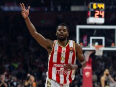 Džered Batler pred Crvena zvezda – Virtus Nikola Kalinić Džered Batler i Saša Obradović KK Crvena zvezda