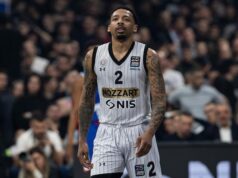 KARLIK DŽONS SE OGLASIO PRVI PUT POSLE SRAMOTNE TUČE: Svi se pitaju šta znači poruka košarkaša Partizana?! 38yRzZYl
