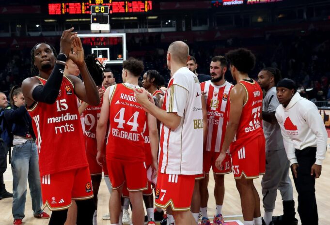 Navijači Crvene zvezde na utakmici protiv Olimpije