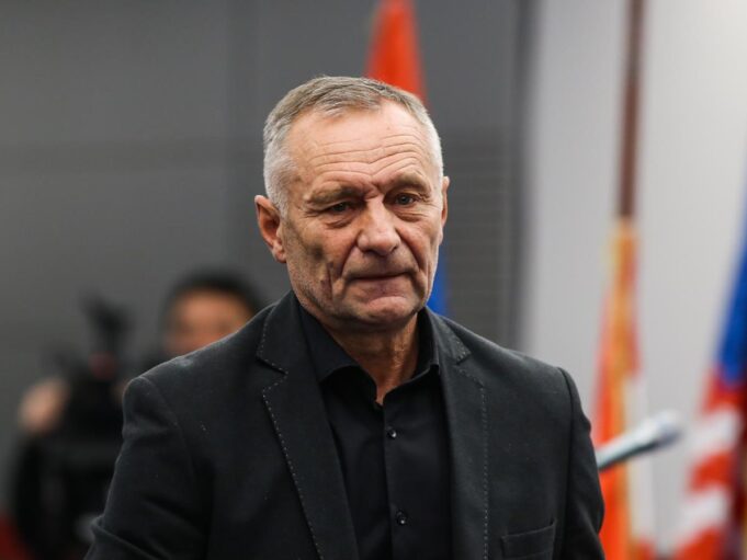 Fudbaler Darko Lazić u dresu Crvene zvezde