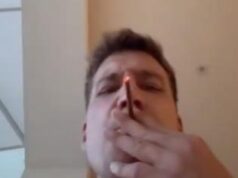 KAKAV SNIMAK – DA SE NAJEŽIŠ! Bogdan uz kafu i cigaru poželeo Teu sreću u penziji, a tu su i Jokić i Novak! Miloš im ovo nikada neće zaboraviti! (FOTO) ZVEZDA-PARTIZAN_151.JPG