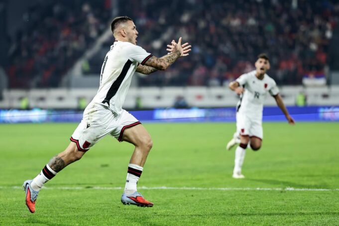 Srbija - Albanija, Dvoglavi orao