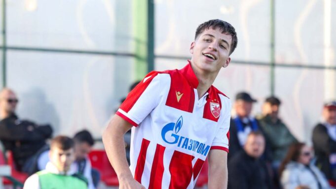 Dimitrije-Saric-sija-u-dresu-Crvene-zvezde.jpg Nenad Milijaš trener omladinaca FK Crvena zvezda