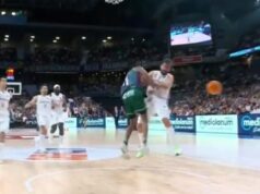 Nesportski faul Tajsona Kartera | SportArena.rs 38V7dDxl