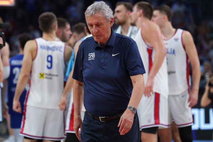 Svetislav Pešić na meču Srbija - Finska na Eurobasketu 2025
