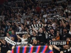 LUDNICA! GROBARI PRAVE FEŠTU U BOLONJI! Navijači Partizana grme pred večerašnju utakmicu protiv Virtusa – pogledajte kakva je atmosfera! FOTO partizan-mornar-01696.JPG