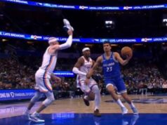 Karuzo patikom blokirao rivala | SportArena.rs Nikola Jokić