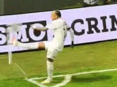 KAKAV BLAM – NEJMARU SE SMEJE CEO SVET! Mislio da je postigao gol, pa pao u trans i uništio korner zastavicu! Kada se okrenuo, usledio je neviđeni šok! (FOTO) Screenshot 2025-07-21 100256.jpg