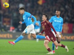 LUDNICA U RIMU – ROMA U NADOKNADI DO BODA: Napoli prosuo pobedu, Rimljani zaustavili lidera 4e664obe