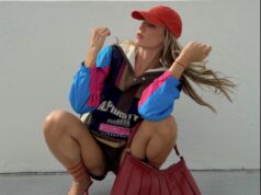 POKAZALA JE GOLE GRUDI NA PLAŽI, A TENIS IGRA U ŠTIKLAMA: Ova neverovatna Srpkinja tenis shvatila na originalan način POKAZALA JE GOLE GRUDI NA PLAŽI, A TENIS IGRA U ŠTIKLAMA: Ova neverovatna Srpkinja tenis shvatila na originalan način
