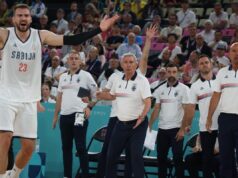 Donte DiVićenco igra za Italiju na Eurobasketu Novak Đoković na meču polufinala Vimbldona 2025. godine protiv Janika Sinera