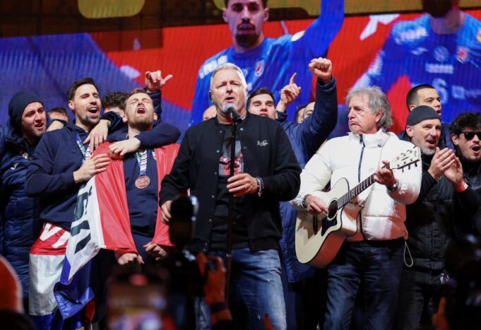 Tompson-rukometasi-i-ustaski-koncert-u-Zagrebu.jpg Rukometna reprezentacija Srbije