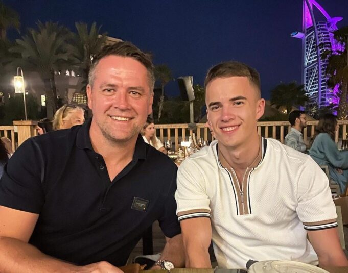 Majkl-Oven-Dzejms-Oven-slepilo-neizleciva-bolest.jpg E8g9QkVJ