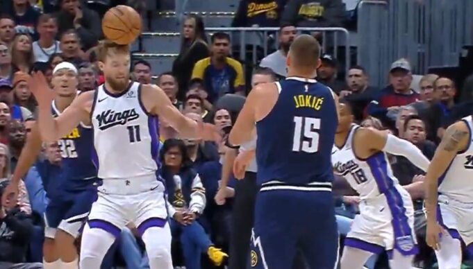 AU-STA-JE-JOKIC-URADIO-RIVALU-PA-OVO-NIJE-HUMANO.jpg Nikola Jokić