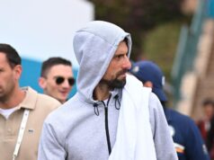 SNIMLJEN U AKCIJI: Evo šta je Novak radio uoči meča sa Muteom, građani Pariza u neverici! FOTO SNIMLJEN U AKCIJI: Evo šta je Novak radio uoči meča sa Muteom, građani Pariza u neverici! VIDEO