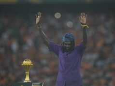 DO ČETVRTE GODINE NIJE HODAO, A ONDA SE DESILO ČUDO! Postao je jedan od najbolih fudbalera, a njegova priča je filmska – gledao je ljude kako umiru ispred njega reA5Z52e