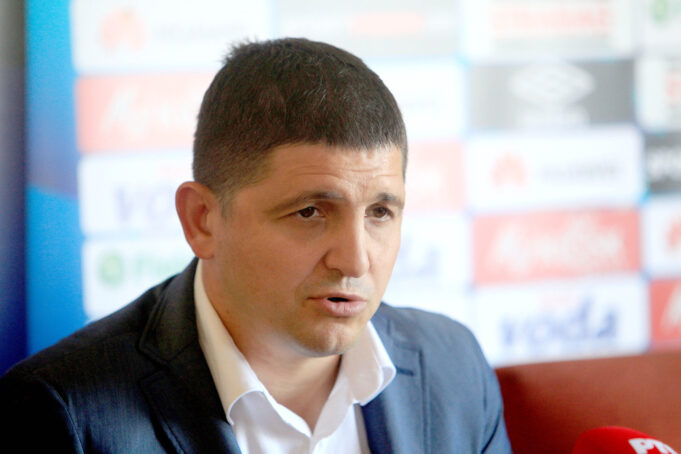 Zvanicno-Perica-Ognjenovic-ispao-iz-Premijer-lige.jpg Zvanično: Perica Ognjenović ispao iz Premijer lige