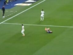 FUDBALER REALA ZA MINUT I PO DOBIO DVA ŽUTA KARTONA! Neviđena glupost usred Madrida! Trener ostao u neverici (FOTO) dlvvV2Gl