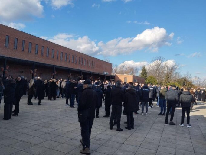 tatjana ječmenica sahranjena uz pesmu a sad adio