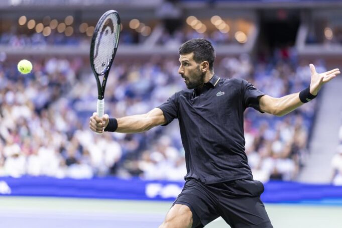 ĐOKOVIĆ - ŠTRUF: Novak posle 42 minuta dobio prvi set