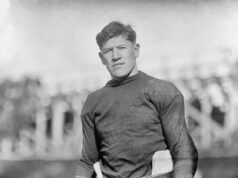 NA VRH PLANETE SE POPEO U PATIKAMA IZ SMEĆA, ODRASTAO U BEDI, A BRATA JE IZGUBIO SA OSAM GODINA! Prošao je kroz pravi pakao, zbog 15 dolara su ga ponizili! E8g97qWJ