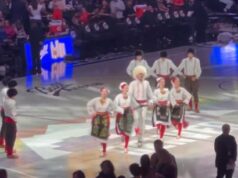 SRPSKO KOLO NA TERENU I TROBOJKE NA TRIBINAMA – KAKVA MOTIVACIJA ZA NIKOLU! Spektakl na Jokićevom povratku, sve je bilo u znaku njegovog zavičaja! Nikola Jokić