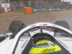 STRAVIČNA NESREĆA NA SUZUKI – Mladi vozač Formule 1 u punoj brzini izleteo sa staze i zakucao se u ogradu! Nije mogao da stoji na nogama! (FOTO) profimedia-0946491840.jpg