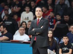 I JANIS JE ČOVEK, PA GREŠI! ZVEZDA SKUPO PLATILA „ŽUTE MINUTE“: Fener pogađao sve šta je bacio ka košu! Vađenje protiv Monaka! dJ2DjRy8