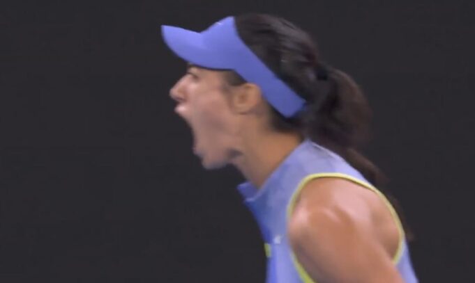 OLGIN VRISAK JE PROBUDIO CEO MELBURN - TAKO TO IZGLEDA KADA PRORADI SRPSKI INAT! Pogledajte kako je Srpkinja proslavila veliku pobedu! VIDEO