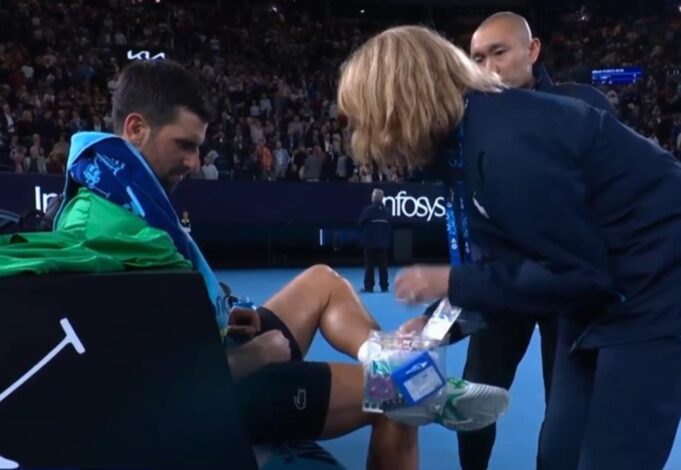 Doktorka izašla na teren i stala pred Novaka sa kesom punom lekova