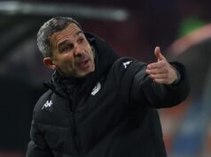 DA SE NE LJUBIMO! Da li Nenad Stojaković posle debakla u večitom derbiju treba da dobije otkaz u Partizanu? (ANKETA) RJzaQ0Xl
