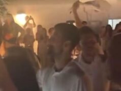 ĐOKOVIĆ U PROVODU NA NAJLUĐOJ ŽURCI U GRČKOJ! Luduje u transu, a onda se popeo na stolicu kada je čuo ovu pesmu! OVAKVOG GA JOŠ NISMO VIDELI! (FOTO) ĐOKOVIĆ U PROVODU NA NAJLUĐOJ ŽURCI U GRČKOJ! Luduje u transu, a onda se popeo na stolicu kada je čuo ovu pesmu! OVAKVOG GA JOŠ NISMO VIDELI! (VIDEO)