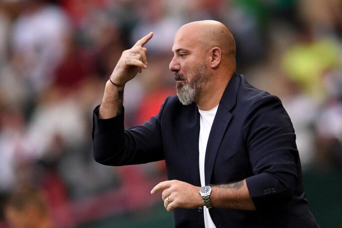 Influenserka Jovanilla peva špansku muziku