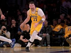 NOVA ERA JE POČELA! TRENUTAK ZA PAMĆENJE – LUKA DEBITOVAO U DRESU LEJKERSA! Lebron i Dončić priredili šou navijačima, Jezeraši razmontirali Jutu! M8Pq9orl