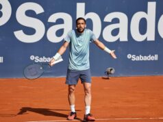Džumhur pretio rivalu da će mu udariti šamar posle meča Džumhur pretio rivalu da će mu udariti šamar posle meča