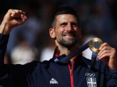 NOVAK ĐOKOVIĆ OTKRIO TAJNU KOJU NIKO NIJE ZNAO: Evo kome je poklonio zlatnu medalju sa Olimpijskih igara NOVAK ĐOKOVIĆ OTKRIO TAJNU KOJU NIKO NIJE ZNAO: Evo kome je poklonio zlatnu medalju sa Olimpijskih igara