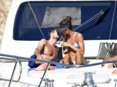 SA POZNATIM GOLMANOM PET PUTA DNEVNO VODI LJUBAV, A SADA PONOVO PROVOCIRA! Instagram joj gori – muškarci na aparatima zbog ovih vrelih fotki! ne00aBOe