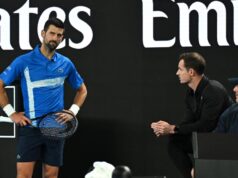 ĐOKOVIĆ OTPUSTIO MAREJA! Kraj kratke saradnje! Novak se oglasio i otkrio da je gotovo! SKAČE, NERVIRA SE I PSUJE... Pogledajte kako se Marej ponaša dok Novak igra - kamere ga uhvatile, mnogi su se iznenadili njegovom reakcijom! VIDEO