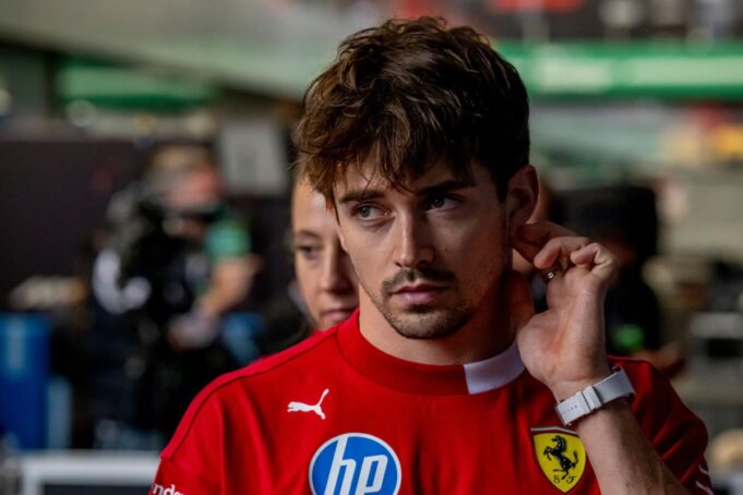 FERARI-I-SARL-LEKLER-NESTO-SE-DESAVA-Vozac-pregovara-sa.jpg Luis Hamilton, Šarl Lekler, Formula 1
