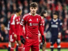 STIVEN DŽERARD OPLEO PO SRBINU – KRIMINALAN JE! Miloš na udaru kritika posle epske bruke na Enfildu: Legendarni kapiten bljuje vatru! Liverpul - PSV
