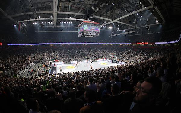 CIKAGO-BULSI-SE-OGLASILI-ZBOG-VECITOG-DERBIJA-Okacili-snimak-sa.jpg ČIKAGO BULSI SE OGLASILI ZBOG VEČITOG DERBIJA: Okačili snimak sa meča Partizan - Crvena zvezda uz moćnu poruku