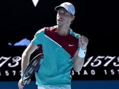 ŠAPOVALOV BOLJI OD CICIPASA: Velika pobeda za Kanađanina ŠAPOVALOV BOLJI OD CICIPASA: Velika pobeda za Kanađanina