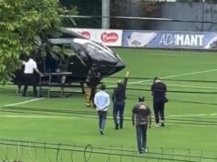 KARIJERA U PADU, A ON ŽIVI ŠIROKO: Čuvena fudbalska zvezda na treninge dolazi helikopterom Meow0R9e