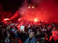 NOVA PROSLAVA – NOVI ŽESTOK SKANDAL! Hrvatski rukometaši i u Mostaru dočekani stihovima Tompsonove ratne pesme! Sraman snimak obišao region! (FOTO) yJ514pbJ