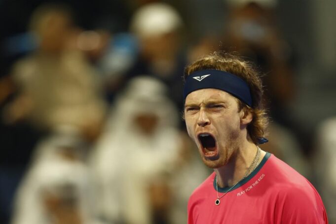 RUBLJOV JE NOVI VLADAR DOHE: Rus u finalu slomio Drejpera i došao do prve titule u sezoni