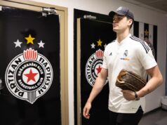 ČUVENI HRVATSKI AS SVIM SRCEM BIO UZ PARTIZAN NA DERBIJU: Nije mogao sekund da se odvoji od prenosa, pa je gledao i sa neobičnog mesta! kurir najnovija vest