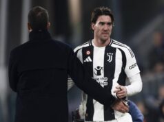ŠOKANTAN PREOKRET U SLUČAJU DUŠANA VLAHOVIĆA! Bomba koju niko nije očekivao: Napušta Juventus, ali će i dalje nositi crno-beli dres?! pJ76dV4l