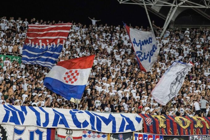 Skandalozan transparent navijača na meču Hajduk - Osijek