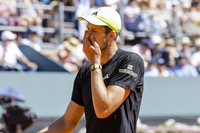 HURKAČ U SUZAMA - EMOTIVAN GOVOR POSVETIO NOVAKU: Svaka čast - neverovatan si! 