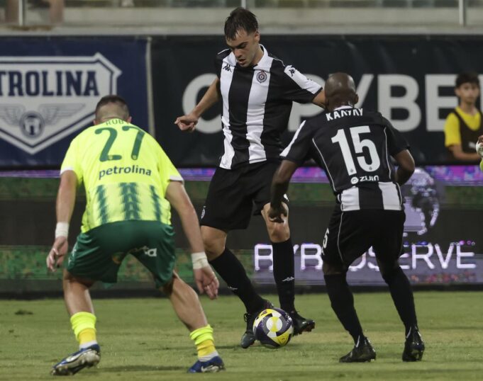 MOGU-LI-CRNO-BELI-VECERAS-U-BEOGRADU-DA-IZBACE-KIPRANE-IZ.jpg srlež.jpg